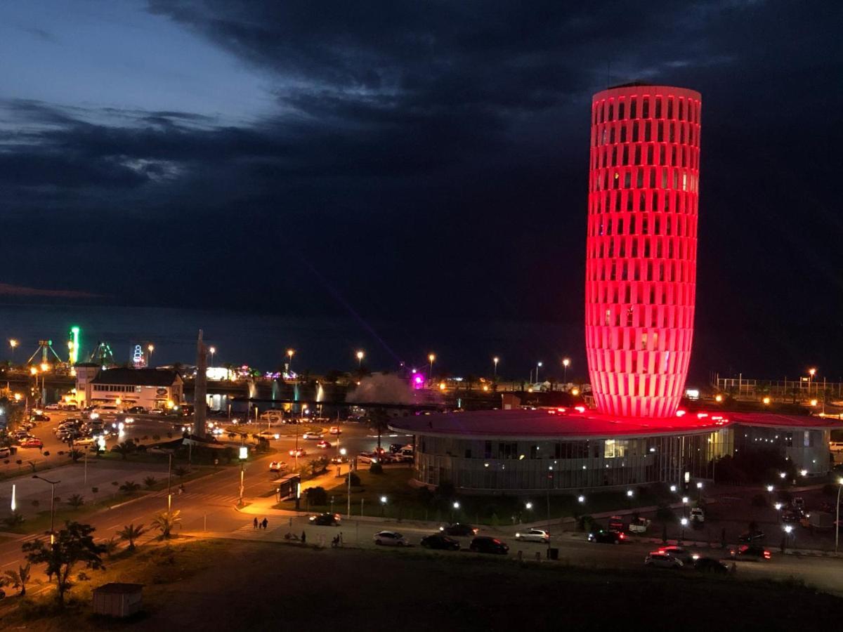 Апартамент У Моря Batumi Esterno foto