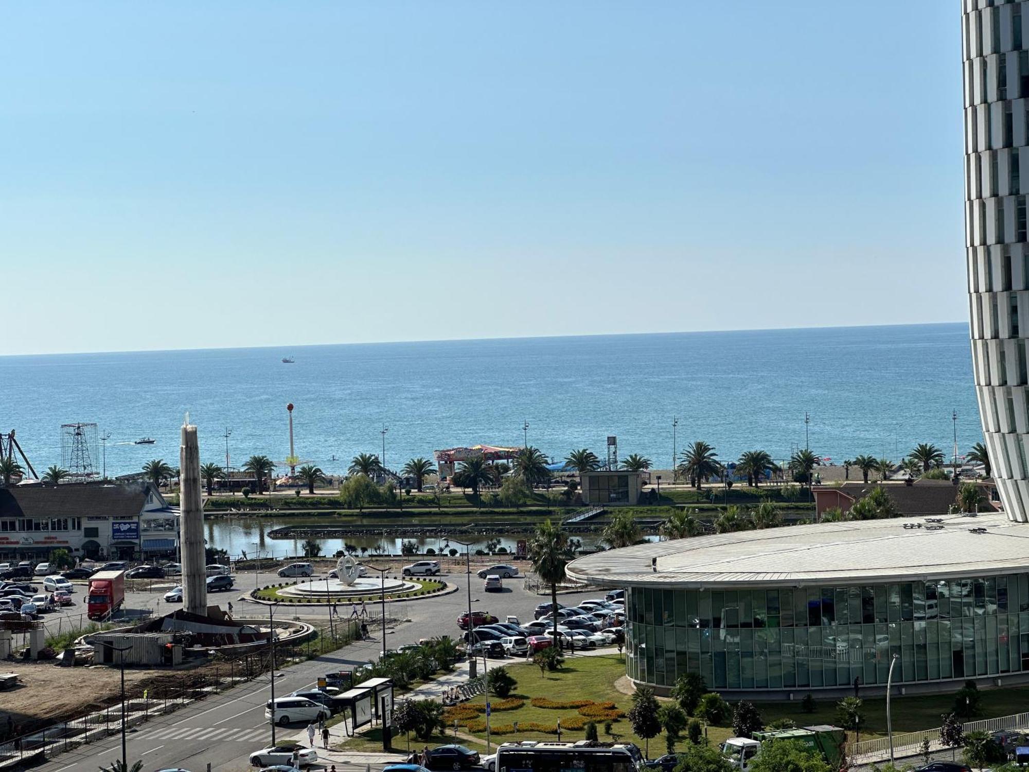Апартамент У Моря Batumi Esterno foto