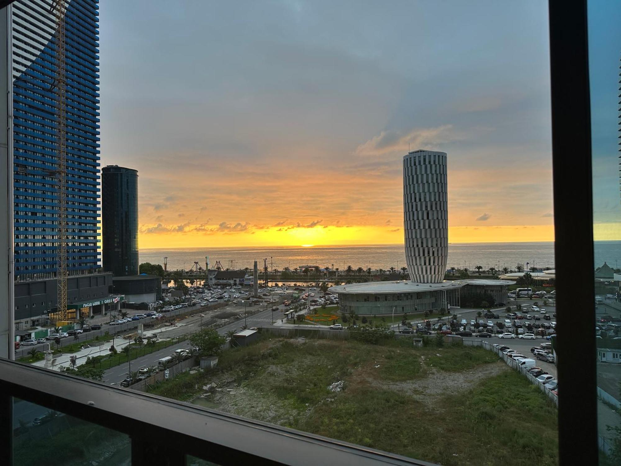 Апартамент У Моря Batumi Esterno foto