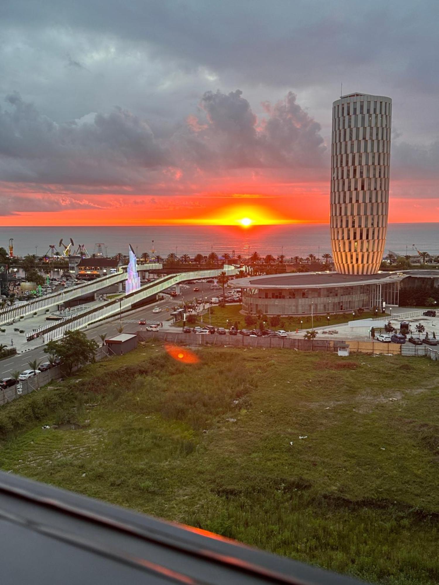 Апартамент У Моря Batumi Esterno foto